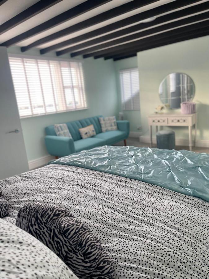 Hollie'S Beach House Peel Экстерьер фото